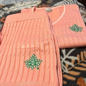 2 Piece v neck sw Vest w matching Shorts. Both size XXL from Ivy Storehouse.